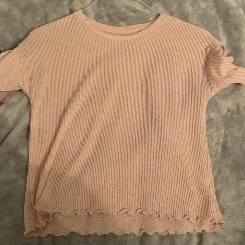 Light pink American Eagle shirt